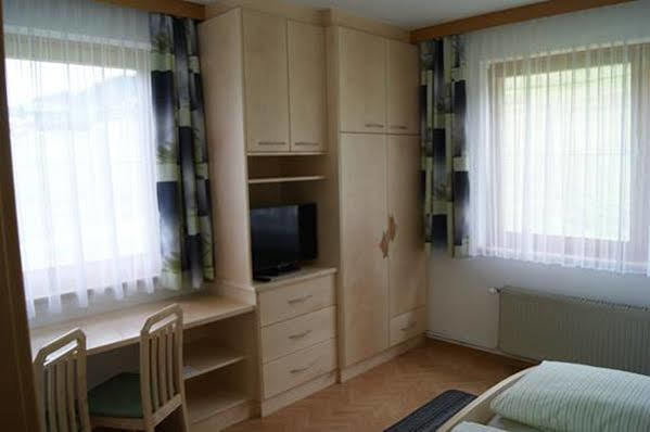 Hotel Garni Haus Anita Liesing Екстериор снимка